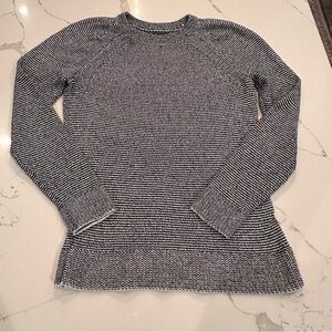 Abercrombie & Fitch Crew Neck Classic Knit Pullover Sweater Women Sz M Navy Blue
